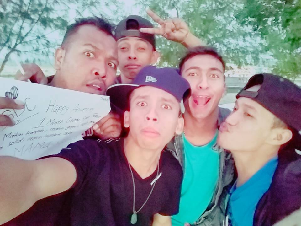 temen konyol itu lebih asyik dari pada teman gaul dan itulah ke idiotan mereka <a href="/Angga_Dirgha/">Angga Dirgha</a> <a href="/cahudance/">nafsahu</a>