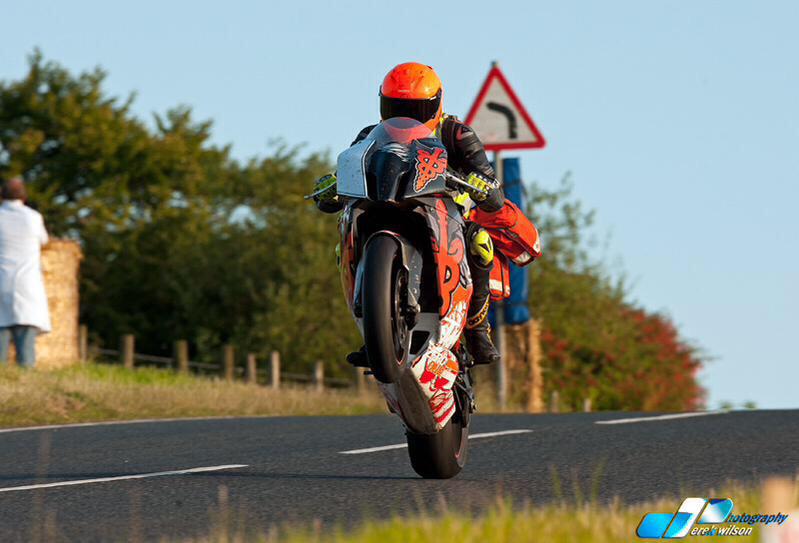 peterhickman60's tweet photo. So sad to hear of the passing of a legend. RIP mate @DocJohnHinds http://t.co/2wtcpvgFMl