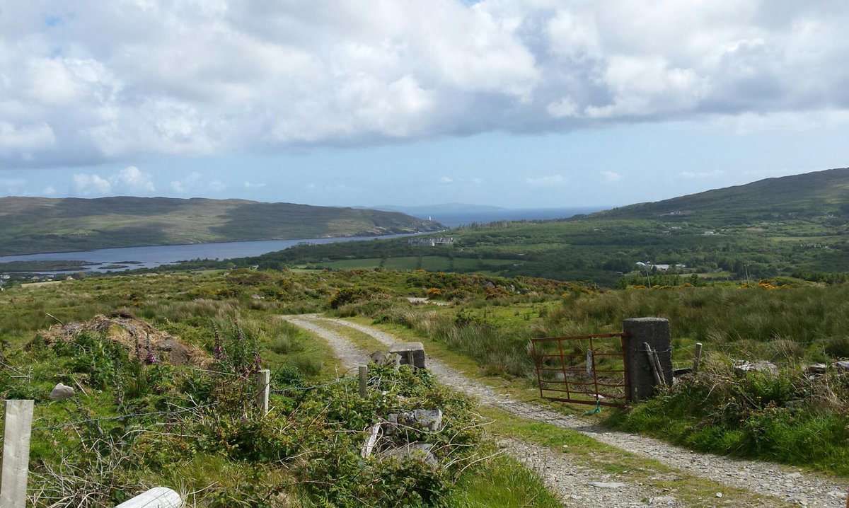 BearaCycle's tweet photo. Beautiful day in Beara today.  Great day for a cycle. #Beara #BikeNBeara http://t.co/IVCll2d9S2