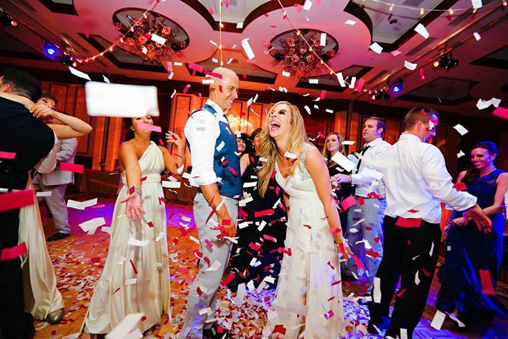 Check out these 10 Hot New Wedding Trends for 2015! #weddings #2015trends #events
 ift.tt/1JtCmTu