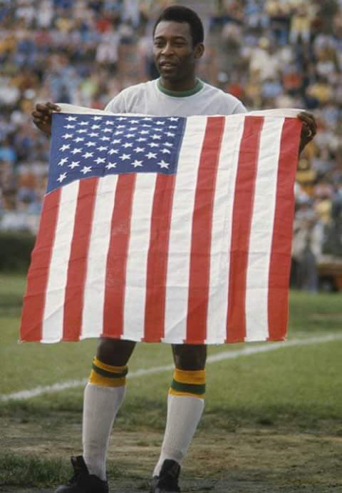 BlatterTofy's tweet photo. Obama les desea Feliz Dia de la Independencia... Ah, no? http://t.co/drYJ13r2lk