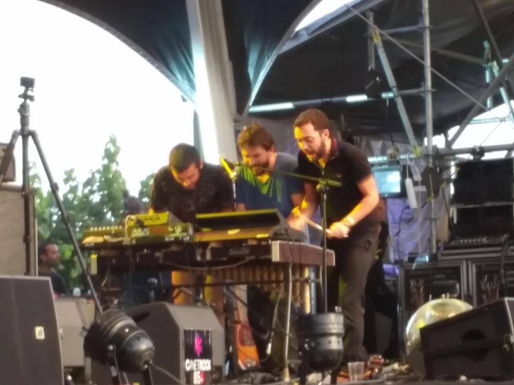 A @CanetRock emplenat d'energia i ballant com ossos @soclaiaia @RevistaBenna