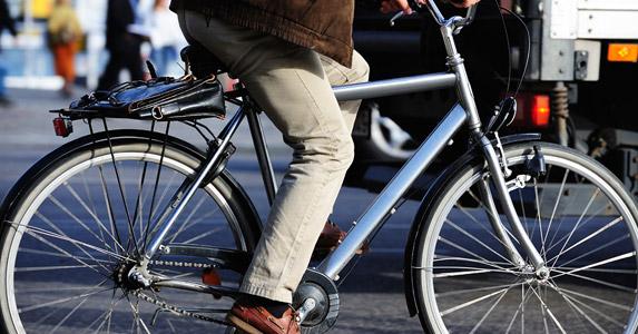 stickbook's tweet photo. How much money will you save by trading your car in for a bike? More than you think. http://t.co/hlY4b8YvJ6 http://t.co/7MqlDVltrU