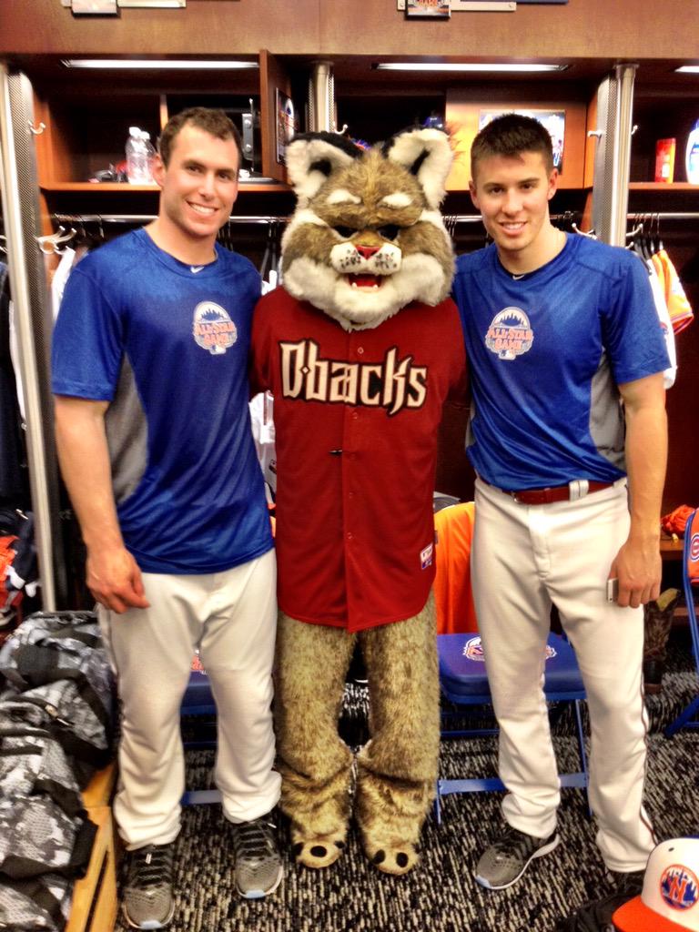 DbacksBaxter's tweet photo. HAPPY 4th @Dbacks NATION! Weekend started with a #DbacksWalkoff now leads to 🎆 &amp; the return of @PatrickCorbin46 🇺🇸⚾️😼 http://t.co/hW12XmqTg4