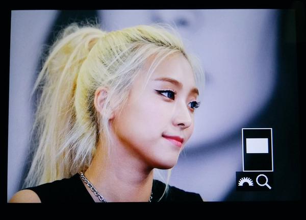 borabiased's tweet photo. IM YOURS BORA. YOU SO BEAUTIFUL (cr:owner) http://t.co/hBEzIzUd9s