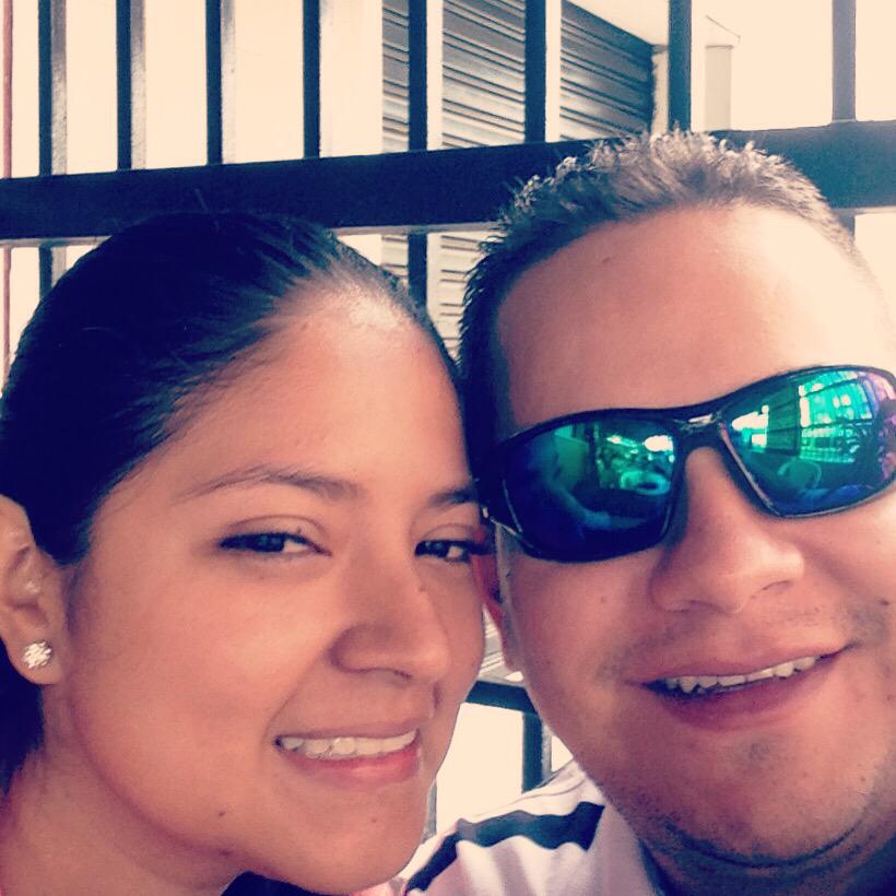 jazmiusic's tweet photo. Con mi amor @leandro0918 http://t.co/o6rhoWxZA9