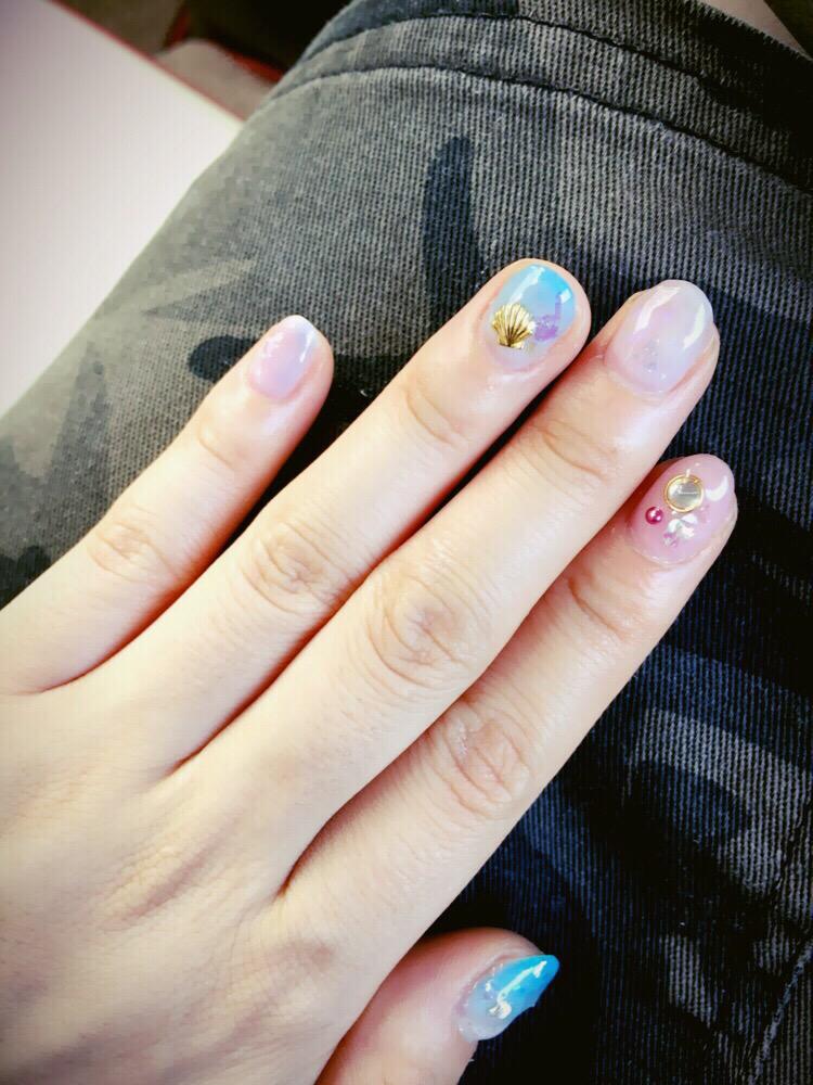 Anna わたし 爪の形が綺麗じゃないのコンプレックスです だから 自分のネイル新しく可愛くしてもあまり載せないの 形が綺麗 じゃないから でも 可愛いは作れる ちっちゃいシジミみたいな爪でも可愛くなれるよってこと みんなに伝えたい Http T Co Anna わたし 爪の形が綺麗じゃないのコンプレックスです だから 自分のネイル新しく可愛くしてもあまり載せないの 形が綺麗 じゃないから でも 可愛いは作れる ちっちゃいシジミみたいな爪でも可愛くなれるよってこと みんなに伝えたい Http T Co
