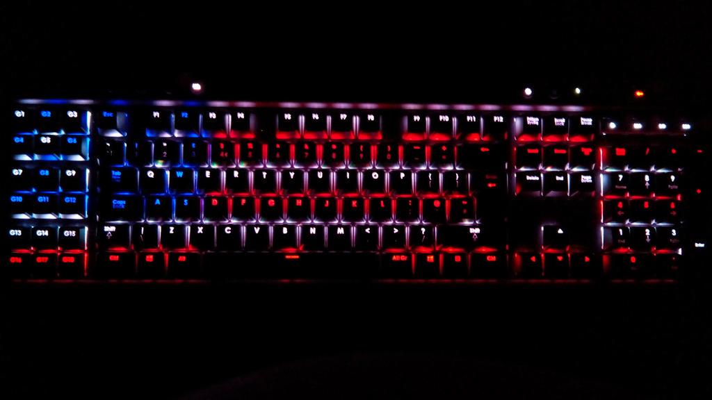 xCustomGraphix's tweet photo. I'm not American but happy #4thofJuly @Corsair #K95RGB http://t.co/Gm1FcMsgrK