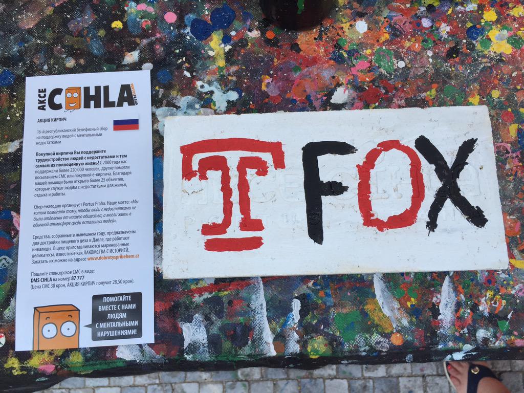 profkatiegerst's tweet photo. Showing my @TempleUniv & @foxschool pride by painting a brick for charity while in #Prague #CIHLA http://t.co/ZDqjFVNtK7