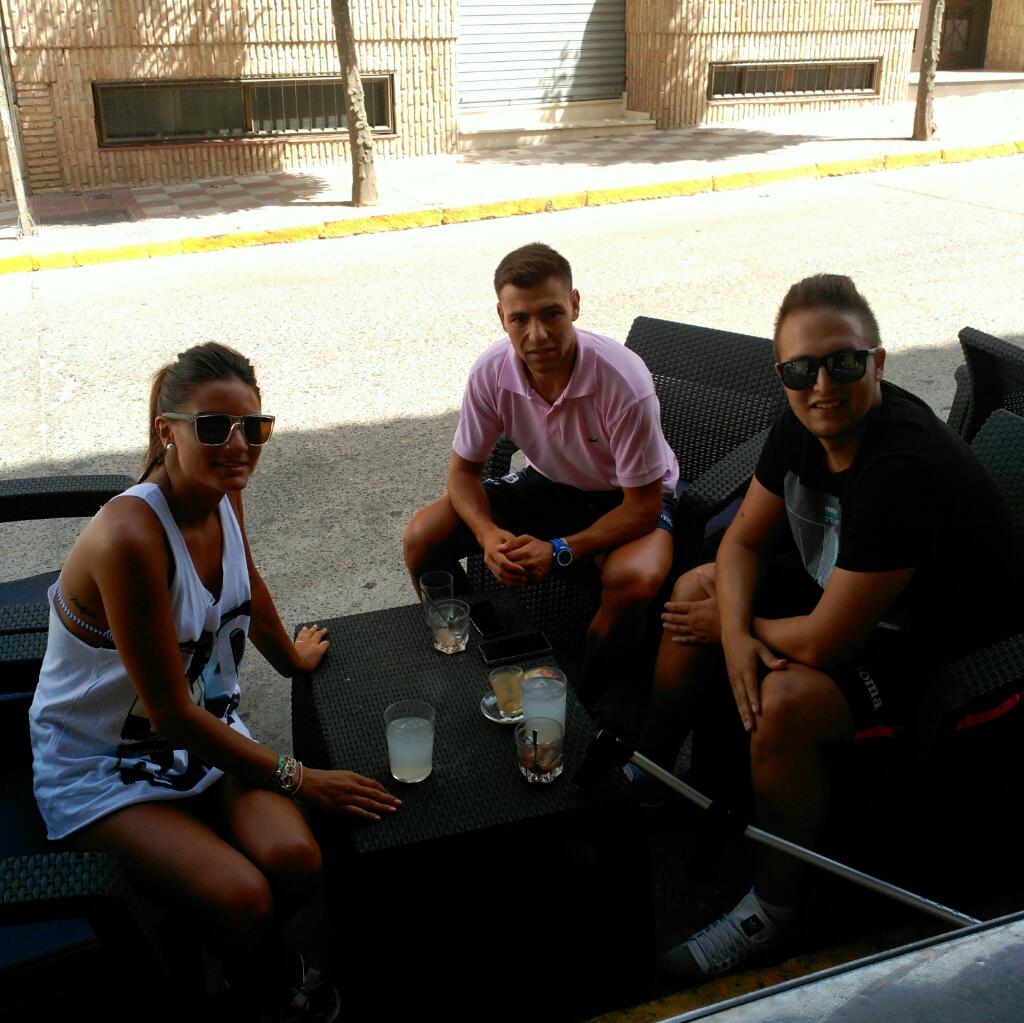 melojaberral's tweet photo. Asi de agusto con esta gente!! #sigleando con @garrido89 @_manolo10 @lolosantos93 http://t.co/abeuzDi38e