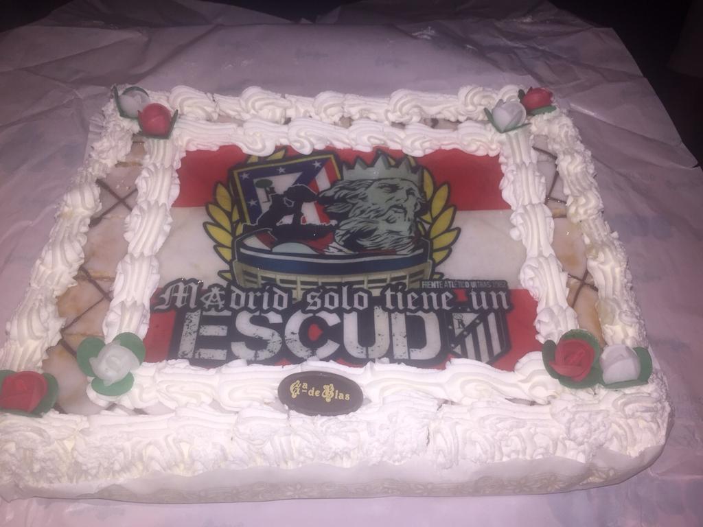 e!  <a href="/Ortegaelprofe/">Profe Ortega</a> q <a href="/Roberatm/">Roberto Marín</a> se ha saltado la siesta, pero va a cenar @ensalada.  manda un saludo que es su cumple