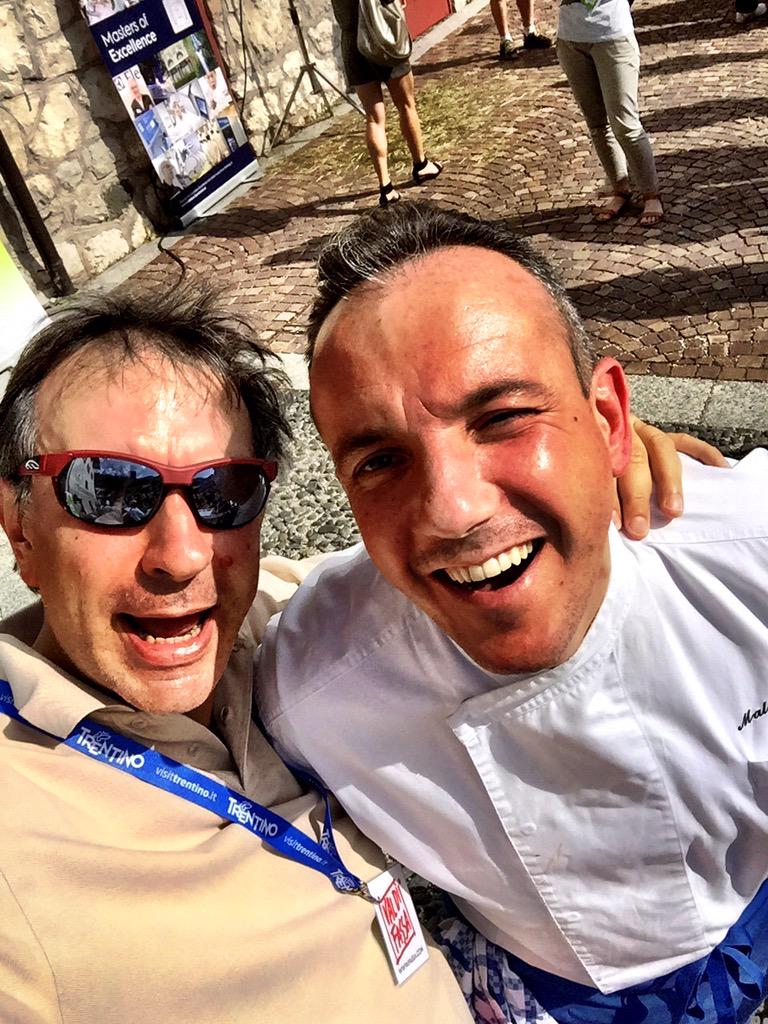 CarloVischi's tweet photo. Qui a #fassafuorimenu siamo pronti vero @PDonei #Canazei #PivlockOverdrive #valdifassa http://t.co/IxMENMoble