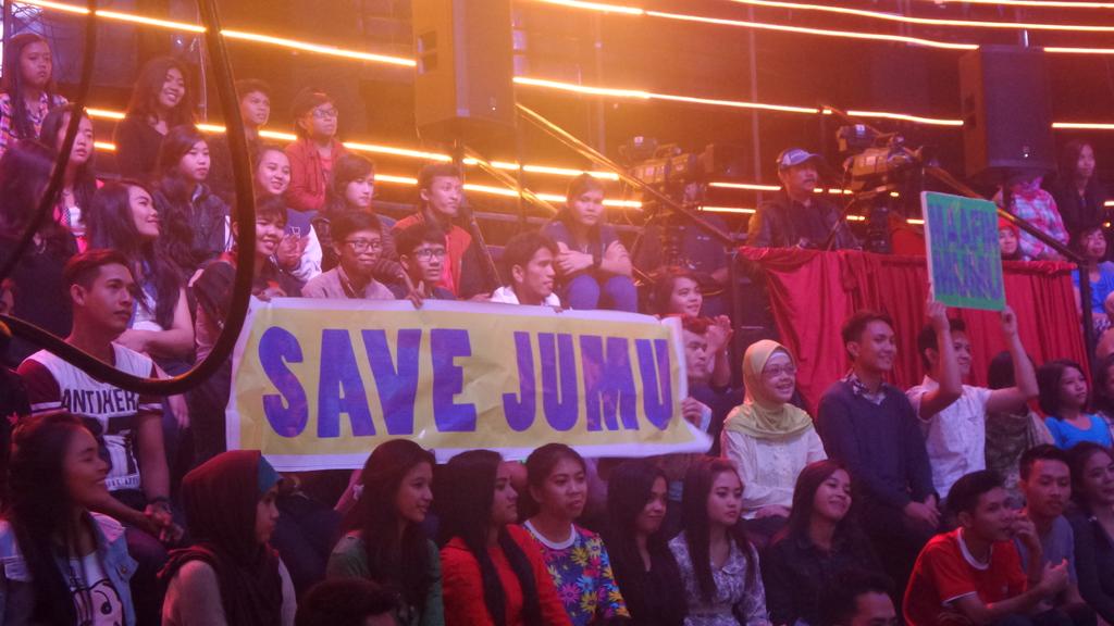 KDIOffc_MNCTV's tweet photo. Ayooo dooong @juliaperrez baikan sama @muklismucle tuh "Save jumu" #KDIStar http://t.co/zU38ES1y1V