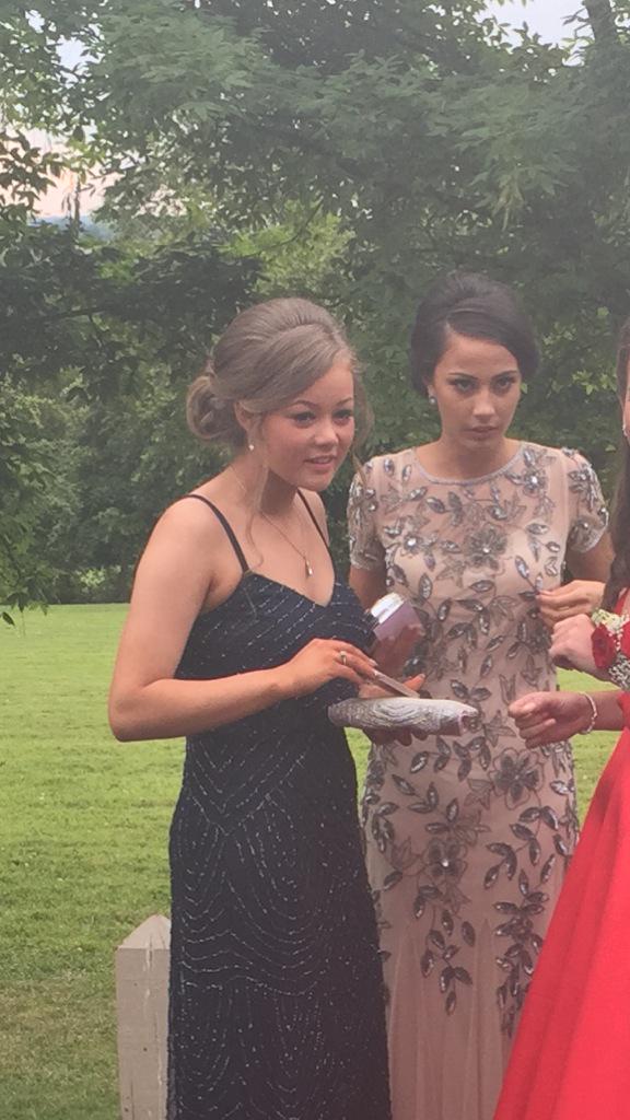 ReactsJess's tweet photo. When baes ex girlfriend walks in http://t.co/gGaEgz1rRK