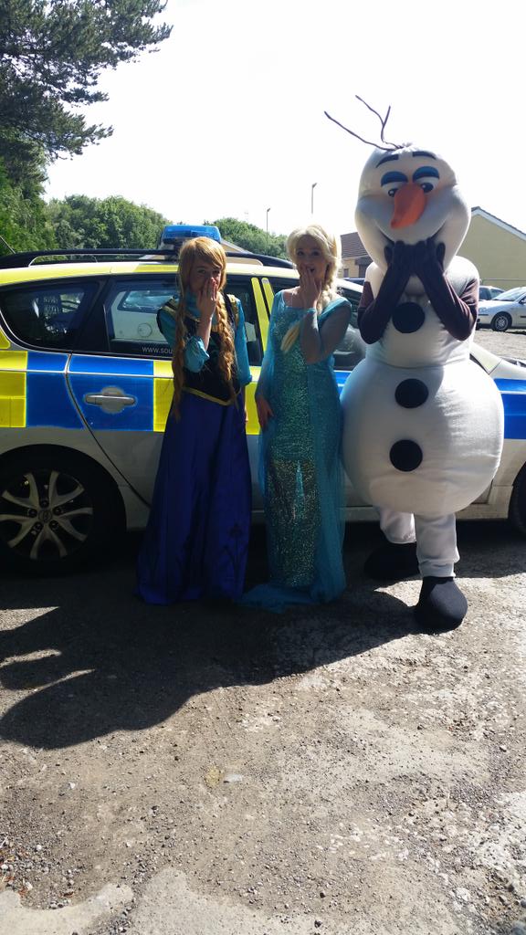 Lau_Osullivan's tweet photo. @swpwest what have the frozen characters done? http://t.co/9KBeD8mljb