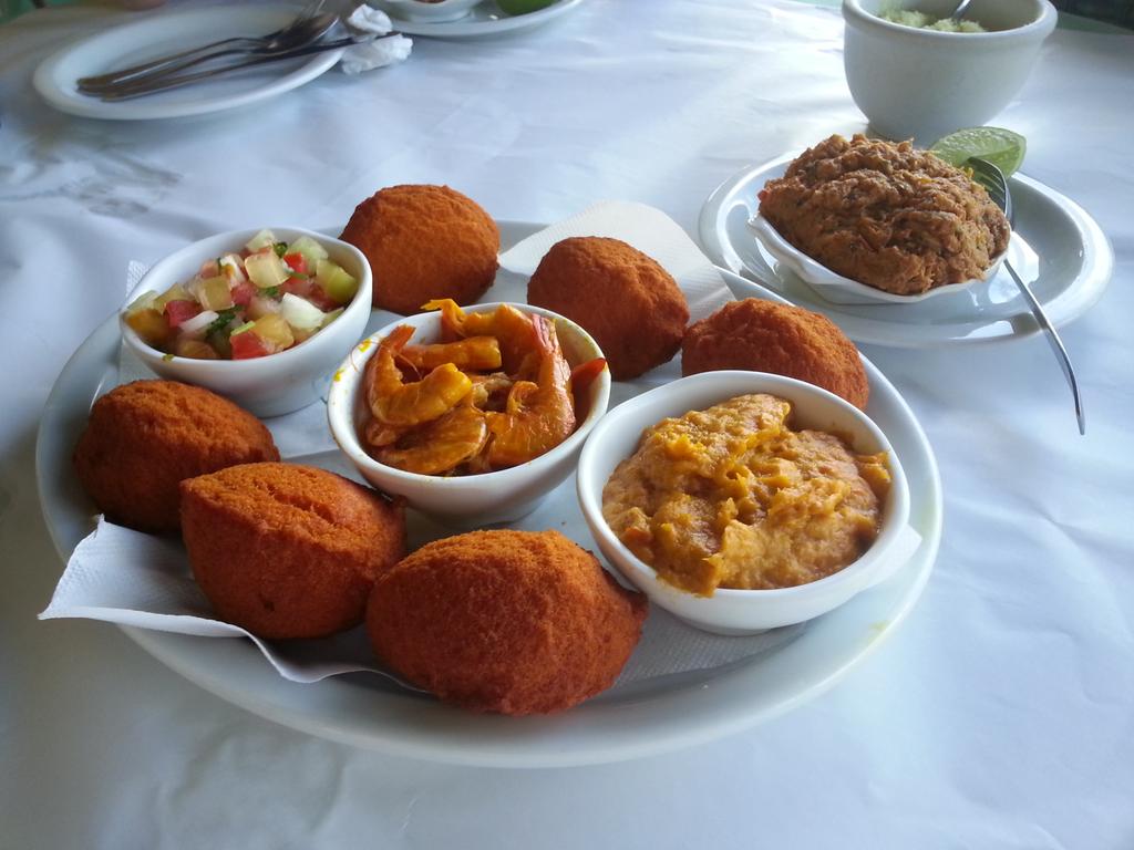 brunoborges's tweet image. Having some good food at Salvador, Bahia with @steveonjava before our meetup with @javabahia for #20daysofJava