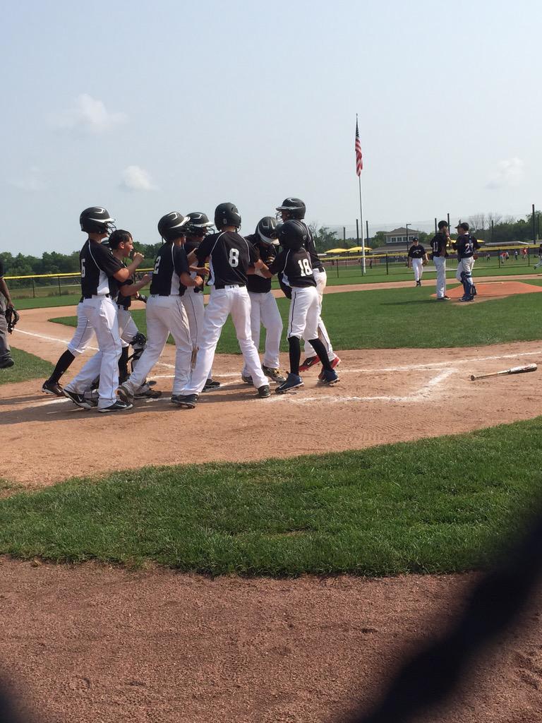 GrandParkSports's tweet photo. A GRAND SLAM!!!!! Just a part of today's #GPaction http://t.co/TdmttbF3Ll