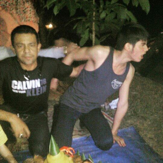 alc_april26's tweet photo. Si anak arab becandaan mulu kalo mau difoto kata papa macho hihi dasar http://t.co/YwlWI3xSPL