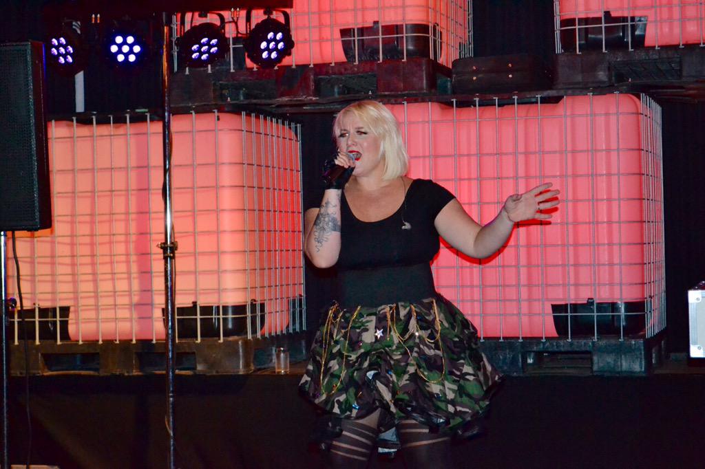 ShowMe90s's tweet image. Show Me 90s @ Wedding party last weekend!

@Rustende_Jager #nieuwvennep