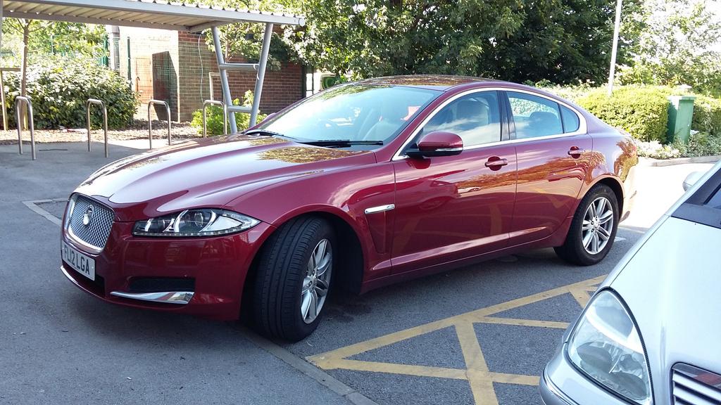 Aji_Chombo's tweet image. I guess if your Jag IS your baby in your mind it&apos;s ok to park in a &apos;Parent &amp;amp; Child&apos; space at Aldi #selfishgit