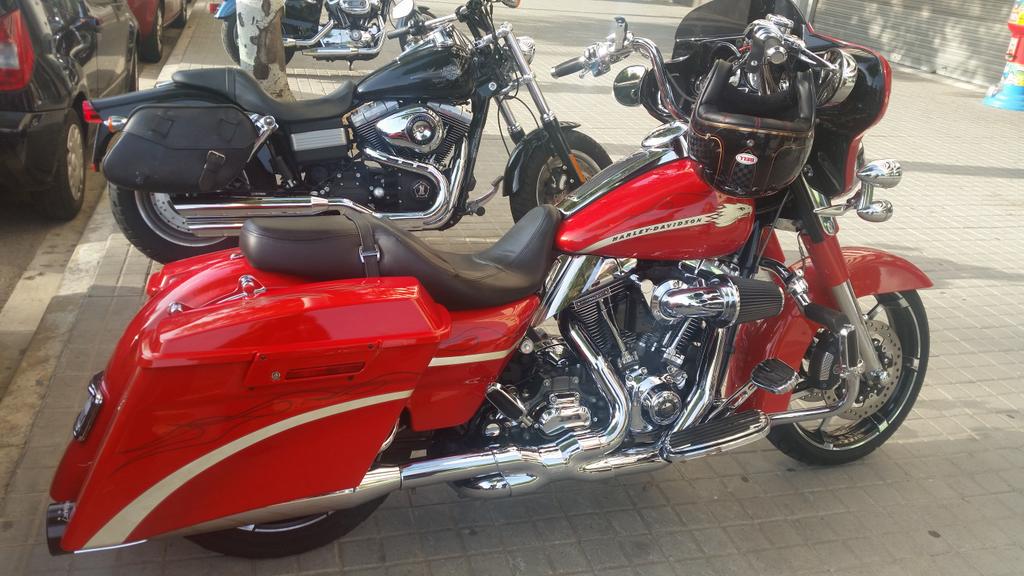 BarcelonaHarley's tweet photo. ❤ Impresionante desde donde se vea o se oiga ❤ !
#custom #BHD15 @Harley_Spain @cayebcn #Picture #pics #foto http://t.co/zygWj9nxf9