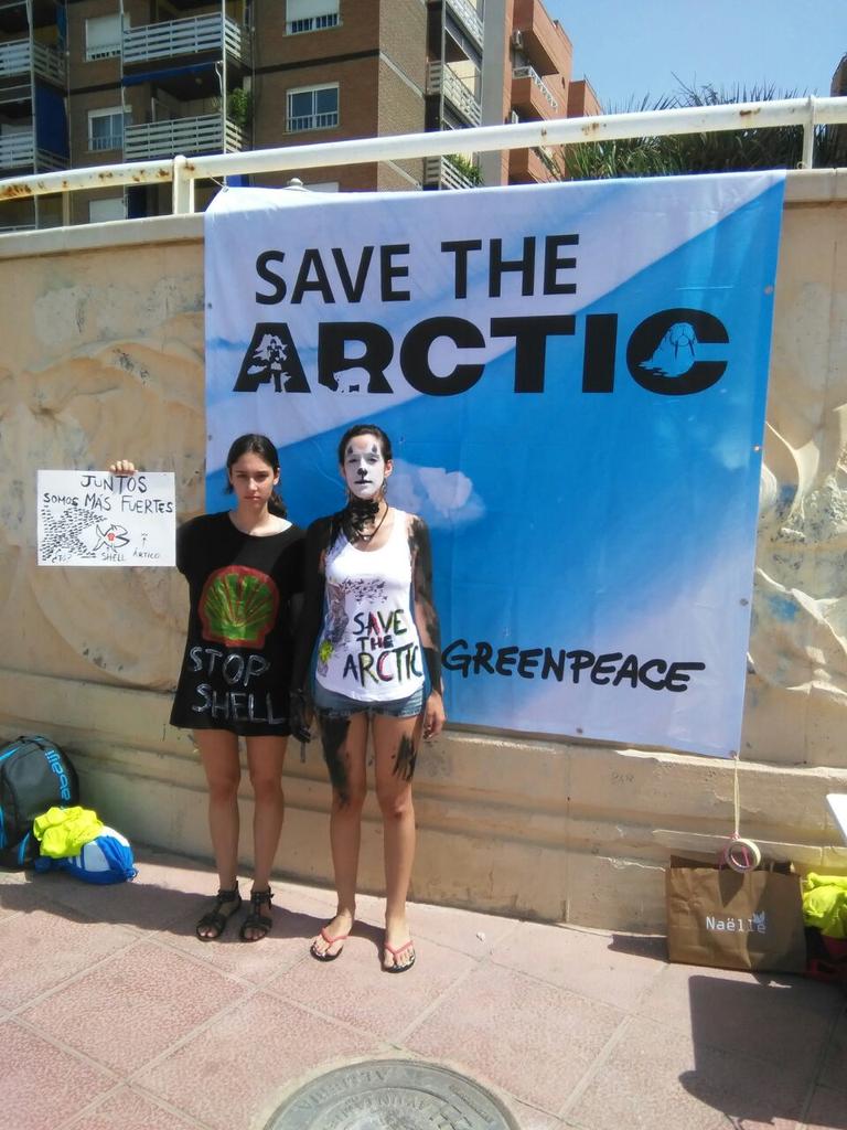 Greenpeace_And's tweet image. Desde Almería le pedimos a Shell que no destruya el Ártico #ShellNo. Juntos somos más fuertes #PeopleVsShell