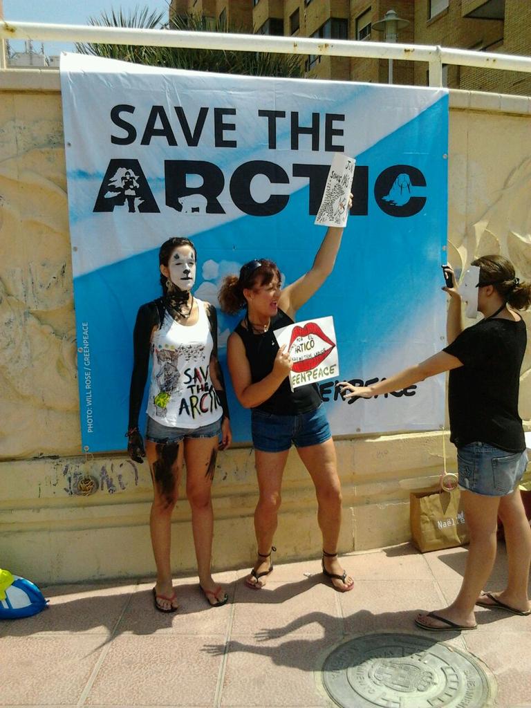 Greenpeace_And's tweet image. Desde Almería le pedimos a Shell que no destruya el Ártico #ShellNo. Juntos somos más fuertes #PeopleVsShell