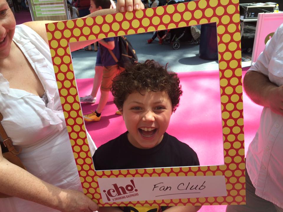 ChoGazpacho's tweet photo. This is Daniel, he's a strawberry Cho fan & we love him! <3 #JustVShow #CHOfan #AllergyShowLondon http://t.co/02ORhN7ABk