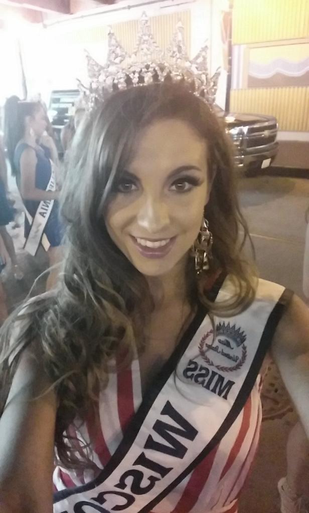 koback03's tweet photo. Parade at capitol hill! #capitolhill #IndependenceDay @GoMissUS. #Misswi #MUSO http://t.co/V5k9qoZDou