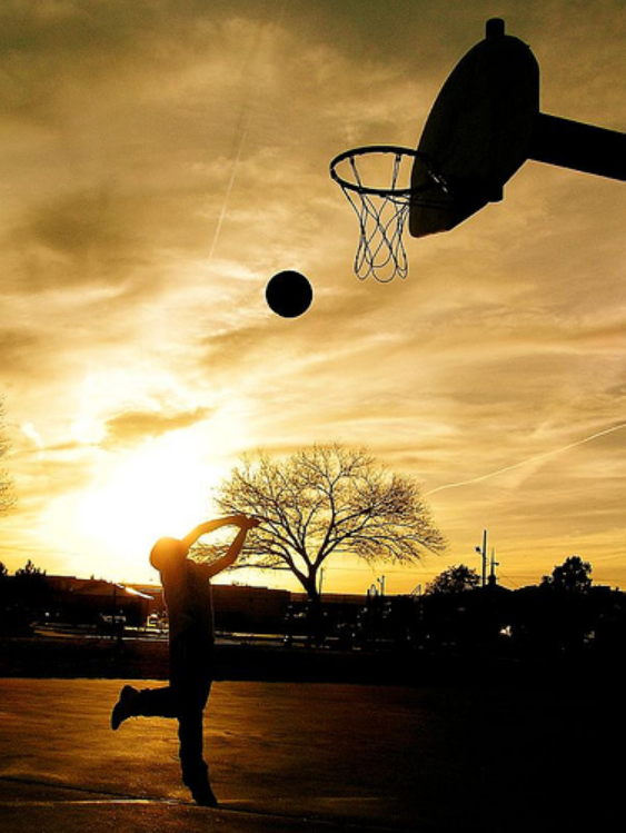 BasquetMexico's tweet photo. El basquetbol, en el alba, en el cenit, y en el ocaso del dia.
#BasquetForever http://t.co/eIwm5Ckcv1