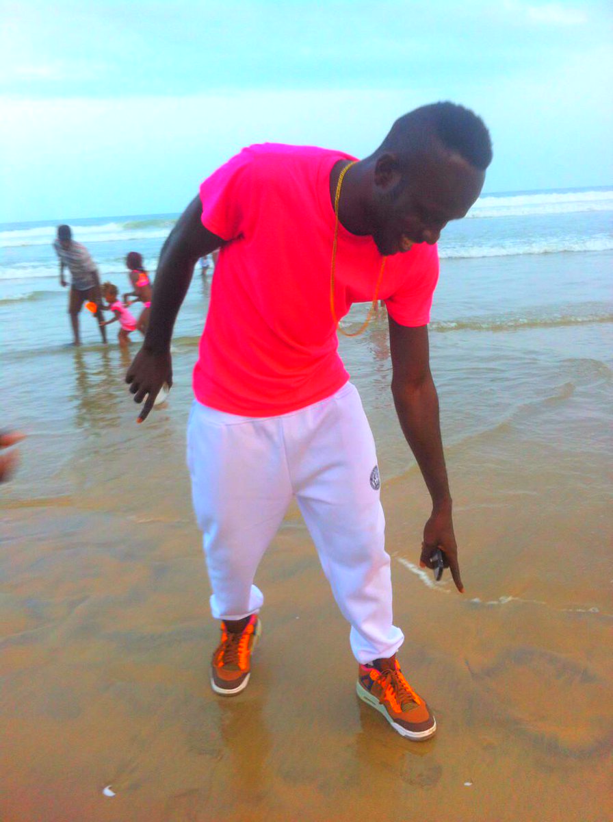 bentle11's tweet photo. #kuking for dat shoddy!! http://t.co/QwXoVEBYfL