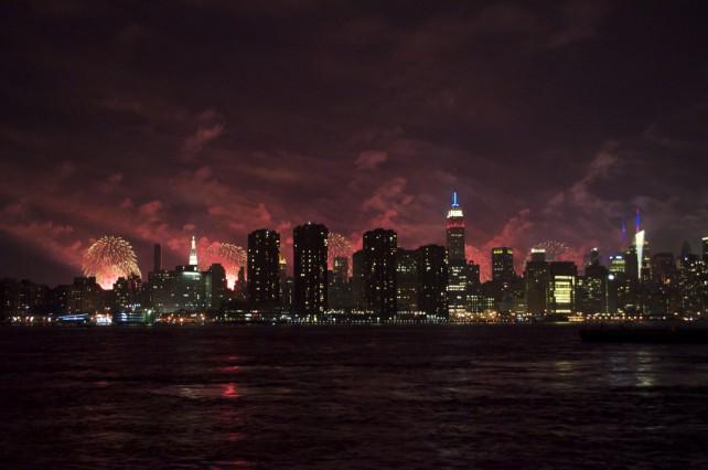 AFARmedia's tweet photo. How Independence Days are celebrated all over the world http://t.co/ajAm3g1NHz http://t.co/3FJlTlZ0z7