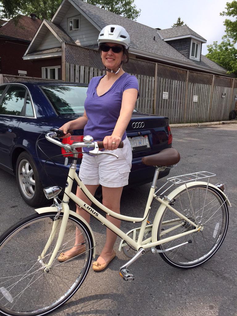 KarenWOttawa's tweet photo. And her she is! Thanks for all the advice @modalmom @muddybike @Bikeboy999 @FarrowDreessen @CfSC_Ott @TallTreeCycles http://t.co/2xfIuI15Ei