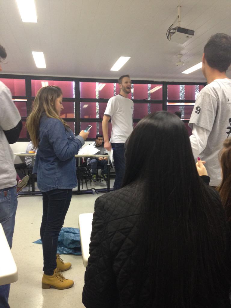 LayKetlyn's tweet photo. Atenção para os recados e a chamada! #EngenhariaUP #equipe9 @engenhariaUP @9Equipe @depijama http://t.co/zP0HoR1ghj