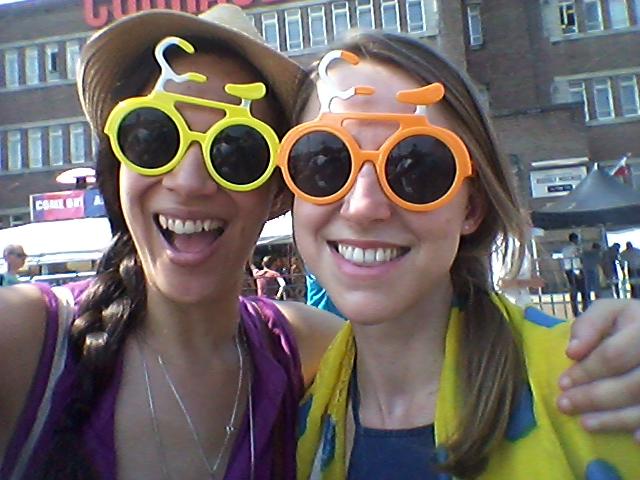 Tigers_Blue's tweet photo. @jamesmurley @SHollobone having a great time thanks! Looking super cool as always #cyclechic http://t.co/Hxwl6FYQZ4