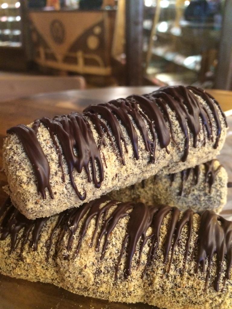 chocolateabq's tweet photo. What's more American than caramel apples, s'moremellows and our own take on sparklers? Happy 4th! #ChocolateDude #ABQ http://t.co/AiN08mMLA8
