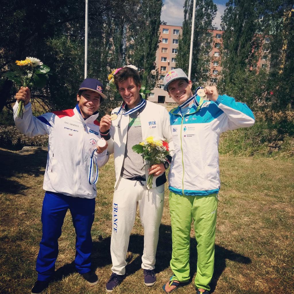 matbiaz's tweet photo. Première victoire en coupe du monde!!!! Très heureux de partager le podium avec ces deux grands champions! 😁 http://t.co/v1D1gD38gV