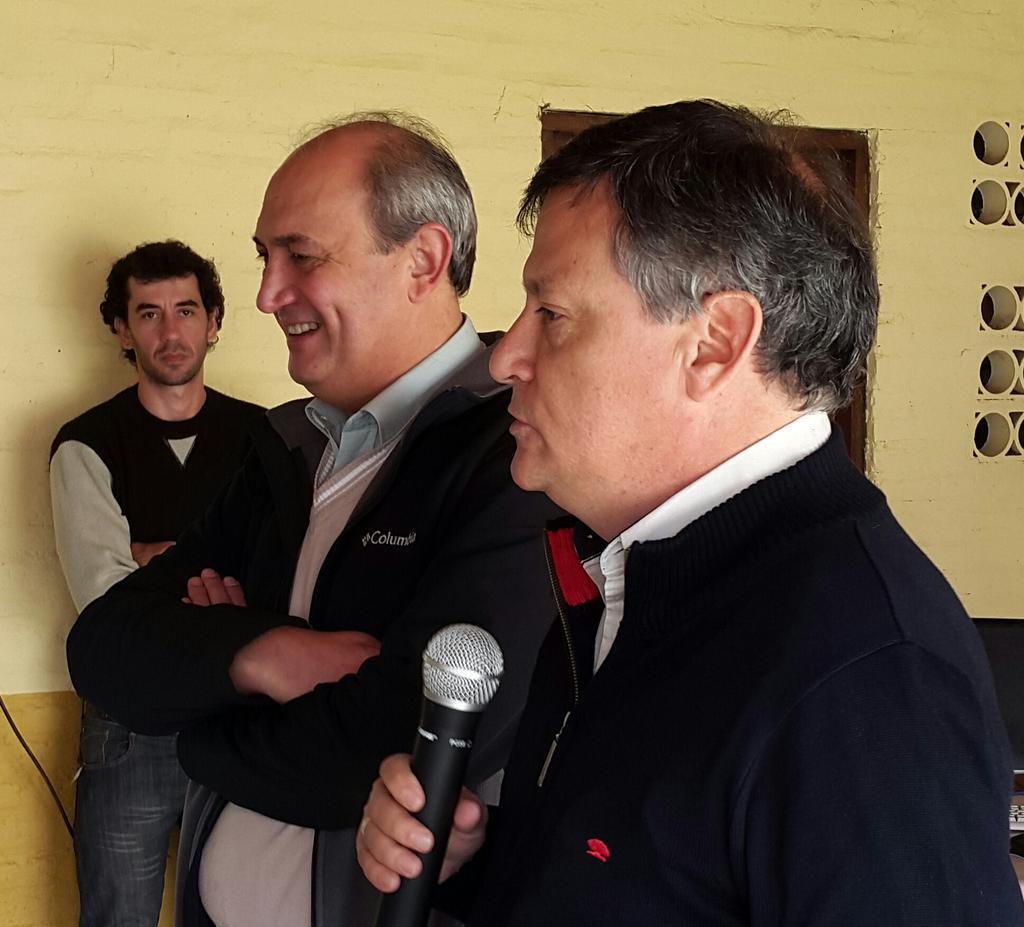 balbuena2015's tweet photo. En Saenz Peña almuerzo con empresarios. Propuestas de Domingo Peppo http://t.co/EdlR8GrH02