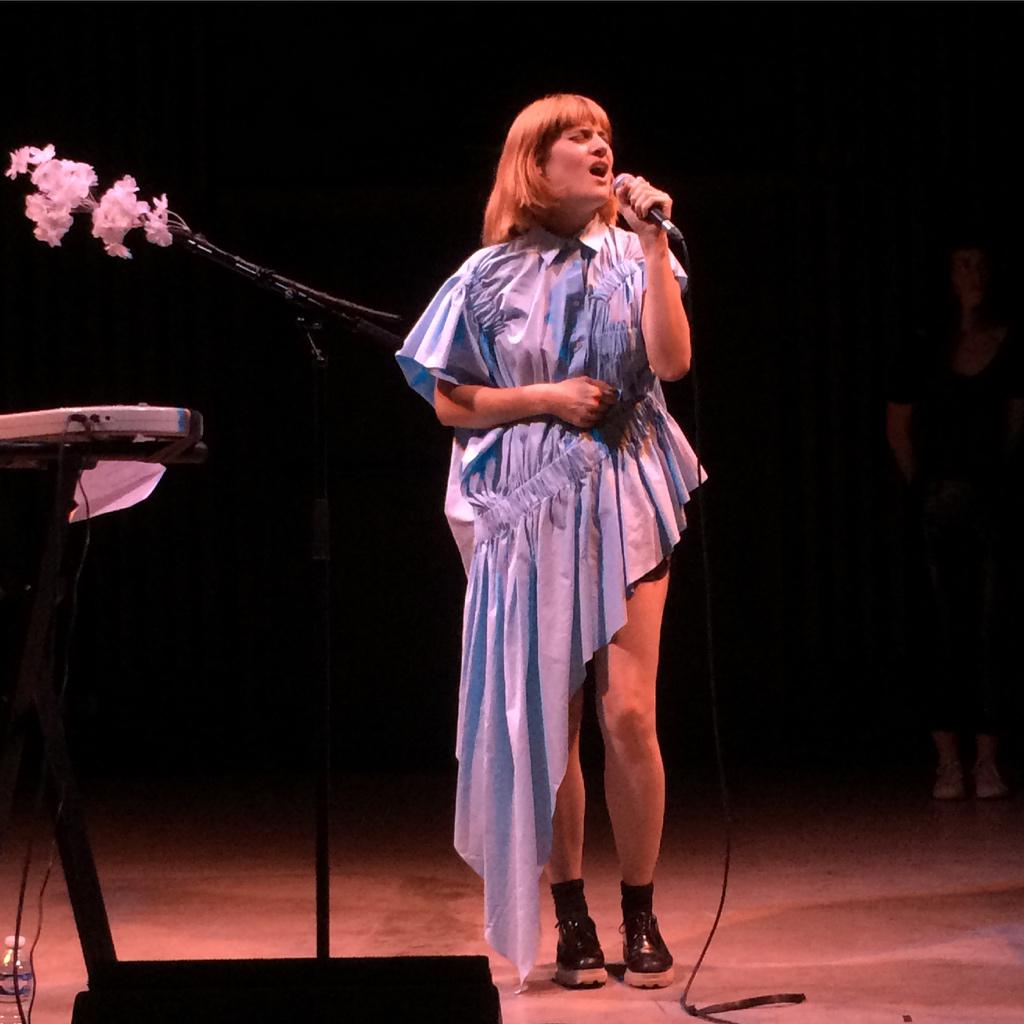 reivilo73_'s tweet photo. Merci @owlle pour ce moment magique et intense au @104paris #CLeChantier http://t.co/d8UgUpxasK