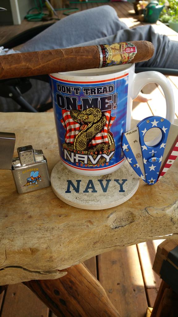 Cigarcave3's tweet photo. @alecbradley @5414150781 Let Freedom Ring. Happy Independence Day http://t.co/fLOZ4Fz0HP