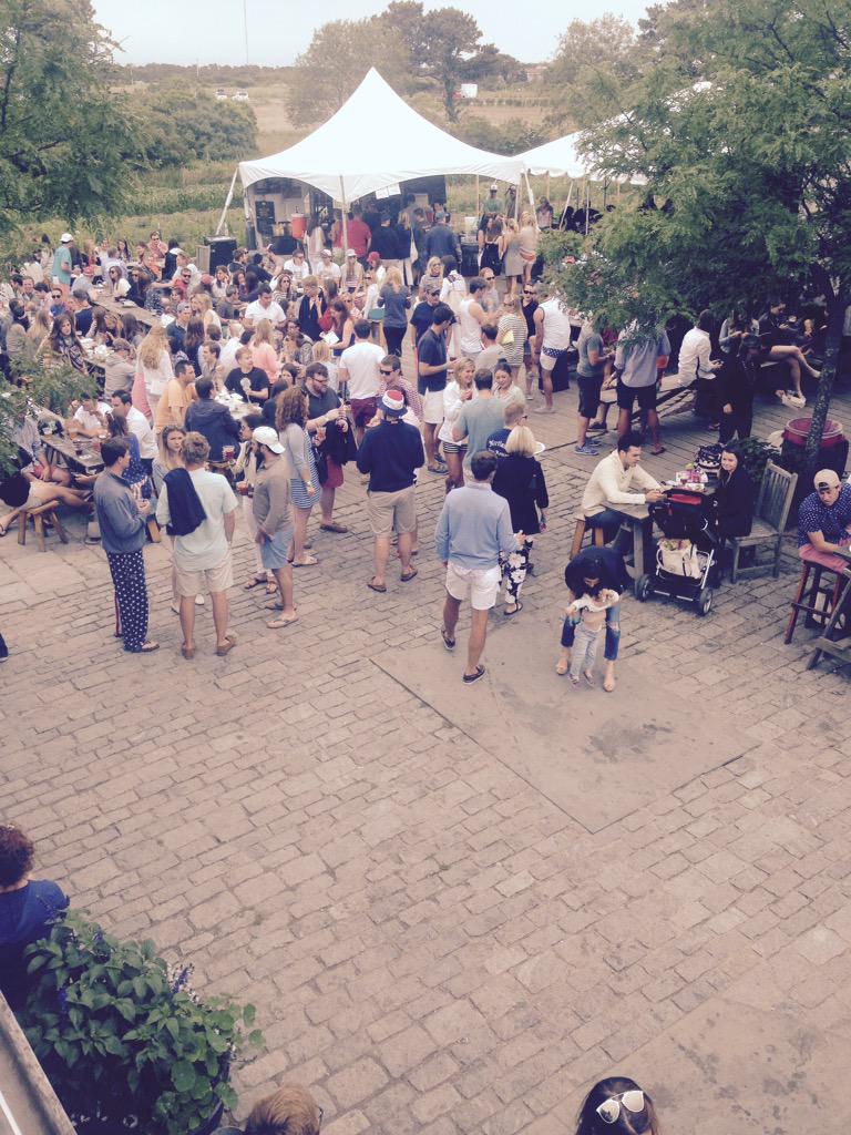 CiscoTikiBar's tweet photo. First band about to kick off! @CiscoBrewers #Nantucket #RedWhiteandBlue #redwhiteandbooze  #ciscobrewers #4thofjuly http://t.co/5RWsMdvEw8