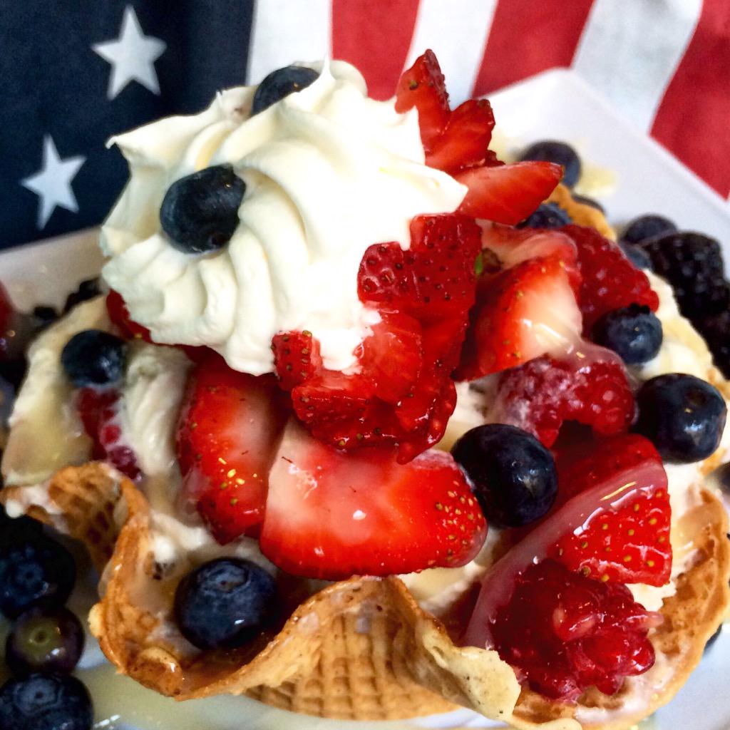mysnowstation's tweet photo. Have a very happy and safe #FourthofJuly! 🇺🇸 #snowstation http://t.co/PAjx40O7WI