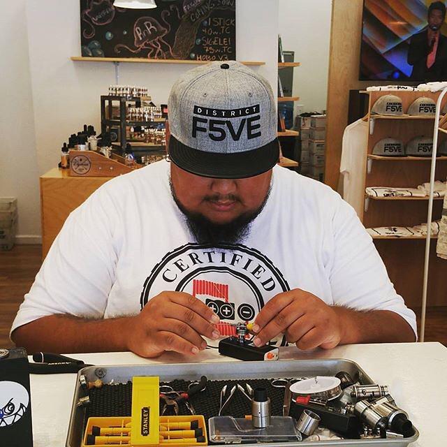 FoggSociety's tweet photo. 👍🏻🙌🏻 My man @big_smokes_502 from @districtf5ve!  Happy 4th guys! 🎆🎉🎊 #buildlife #fogglife … http://t.co/vpubZIqnAg http://t.co/hSj2nvd3jF