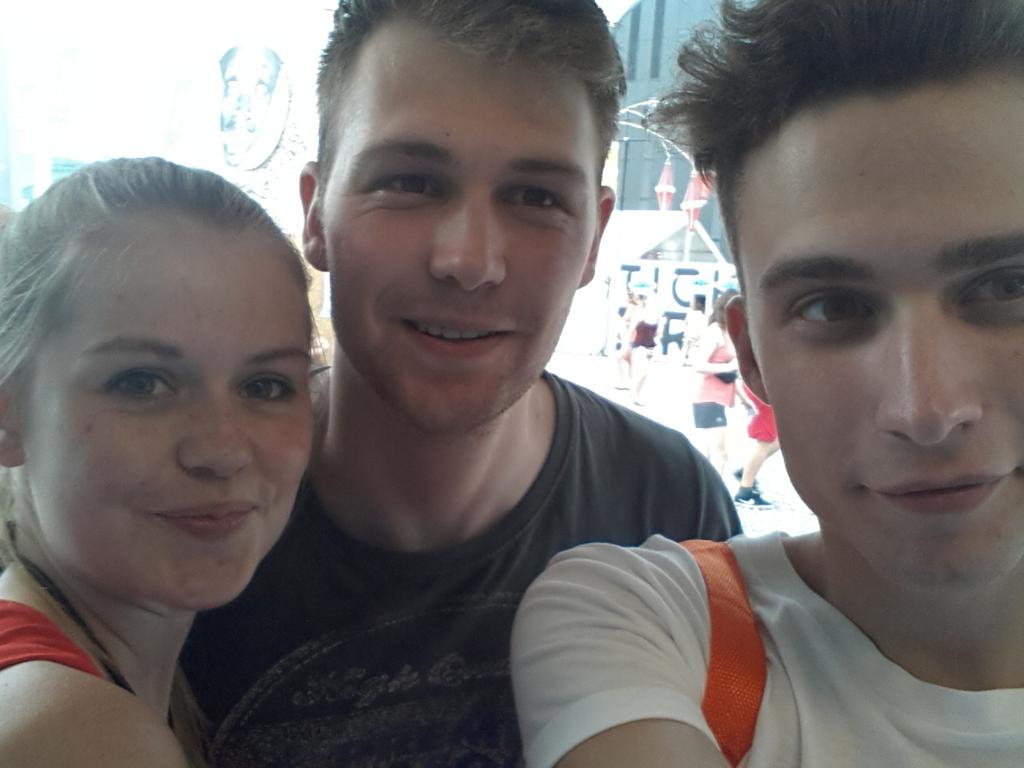 KenVernaillen's tweet photo. #purefmlaradio @FriedelG http://t.co/2fykJ67SHe