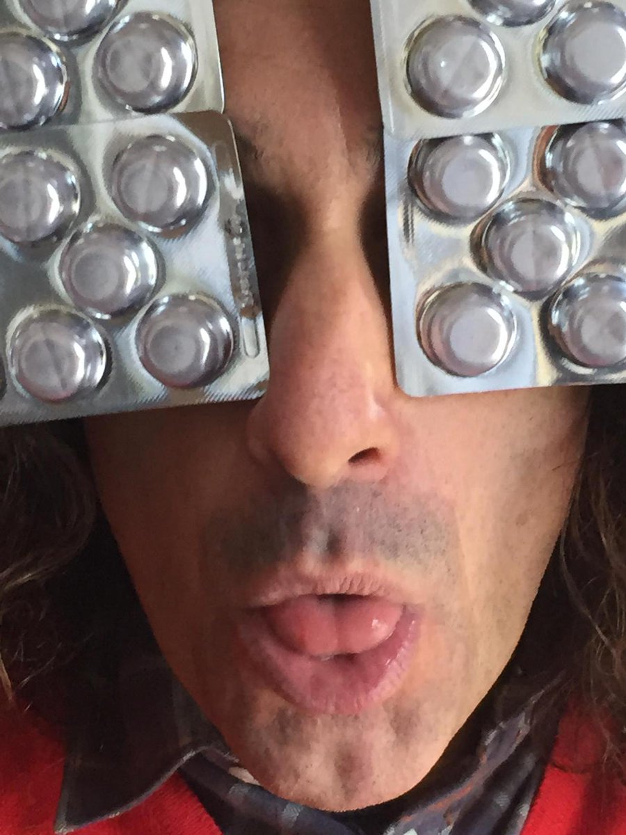 favioposca's tweet photo. Con estas pastillas nuevas q me recetaron muuy pronto tendre mi carnet d curadito.
Pitito. UuuuuuOOpppP! http://t.co/8IB9vnpRKl