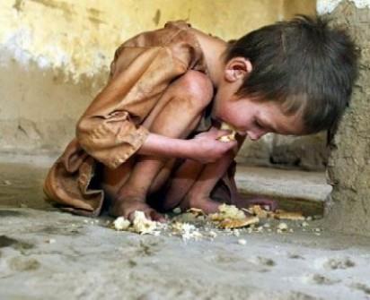 VersosdDeus's tweet photo. Não reclame, agradeça, algumas pessoas não tem 1/3 do que você tem... http://t.co/Ri4pcCNhyC