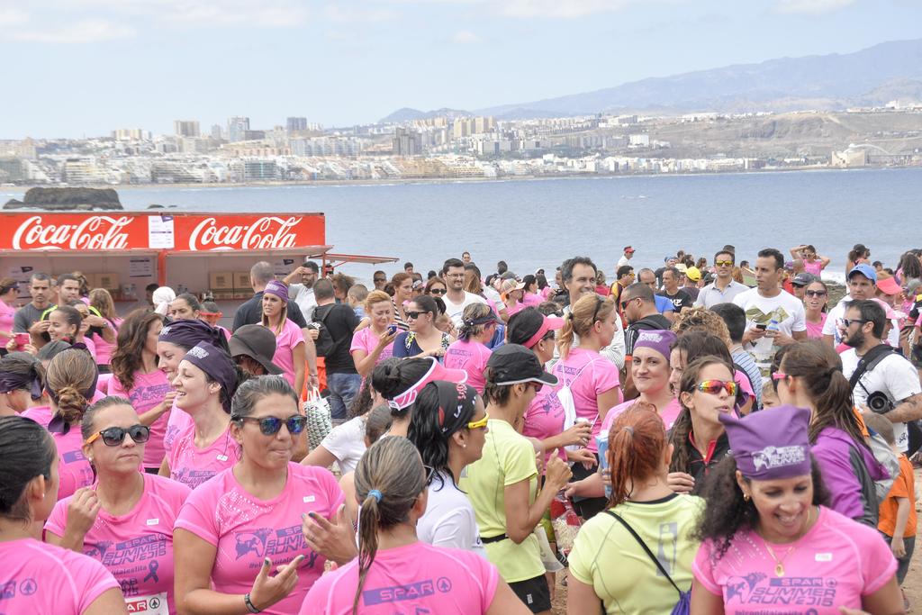aytolpgc's tweet photo. Éxito de la carrera solidaria de la mujer #sparsummerrun hoy en El Confital http://t.co/SArp80s5Y6