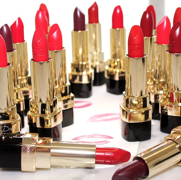 Allure_magazine's tweet image. Red lipstick isn't one-shade-fits-all: on.allure.com/1JC8FyG