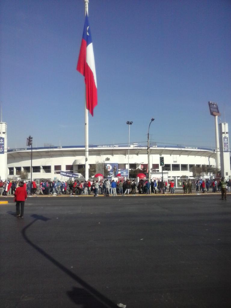 mph951fm's tweet photo. El escenario de la final > Estadio Nacional de Santiago. Acá estamos! #VamosArgentina! #MetroCopa http://t.co/wJAJKFgYjl