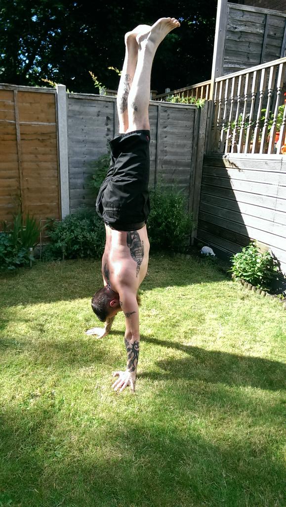 #crossfitneon #Crossfitneonmen #handstand. #Practicemakesperfect